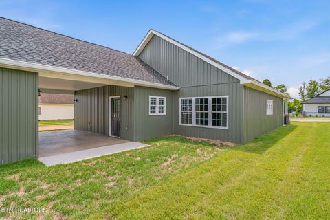 Tiny photo for 927 Stratford Ave, Sweetwater, TN 37874 (MLS # 1347818)