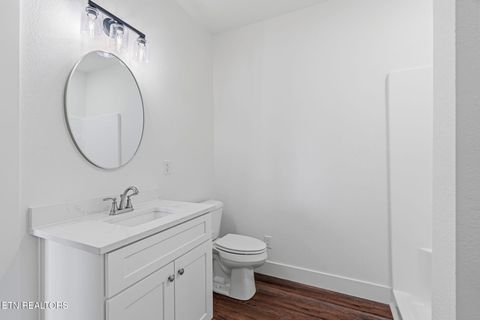 Tiny photo for 927 Stratford Ave, Sweetwater, TN 37874 (MLS # 1347818)