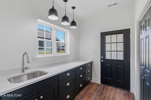 Tiny photo for 927 Stratford Ave, Sweetwater, TN 37874 (MLS # 1347818)