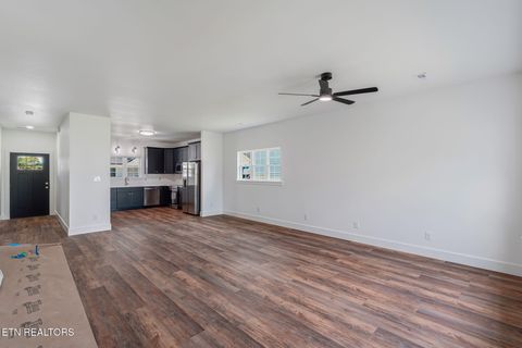 Tiny photo for 927 Stratford Ave, Sweetwater, TN 37874 (MLS # 1347818)