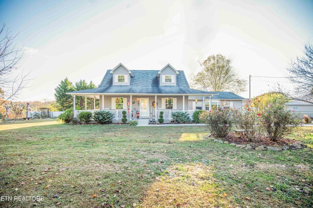Photo of 953 Old Harriman Hwy Hwy, Oliver Springs, TN 37840 (MLS # 1244954)