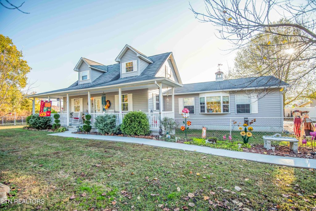 Photo of 953 Old Harriman Hwy Hwy, Oliver Springs, TN 37840 (MLS # 1244954)