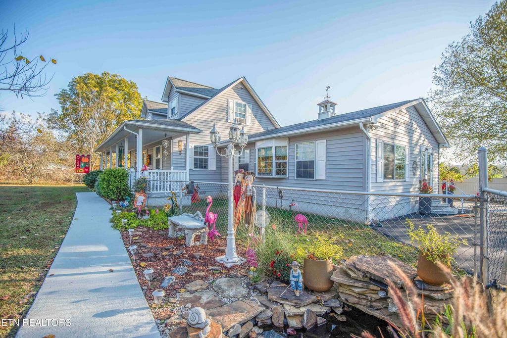 Photo of 953 Old Harriman Hwy Hwy, Oliver Springs, TN 37840 (MLS # 1244954)