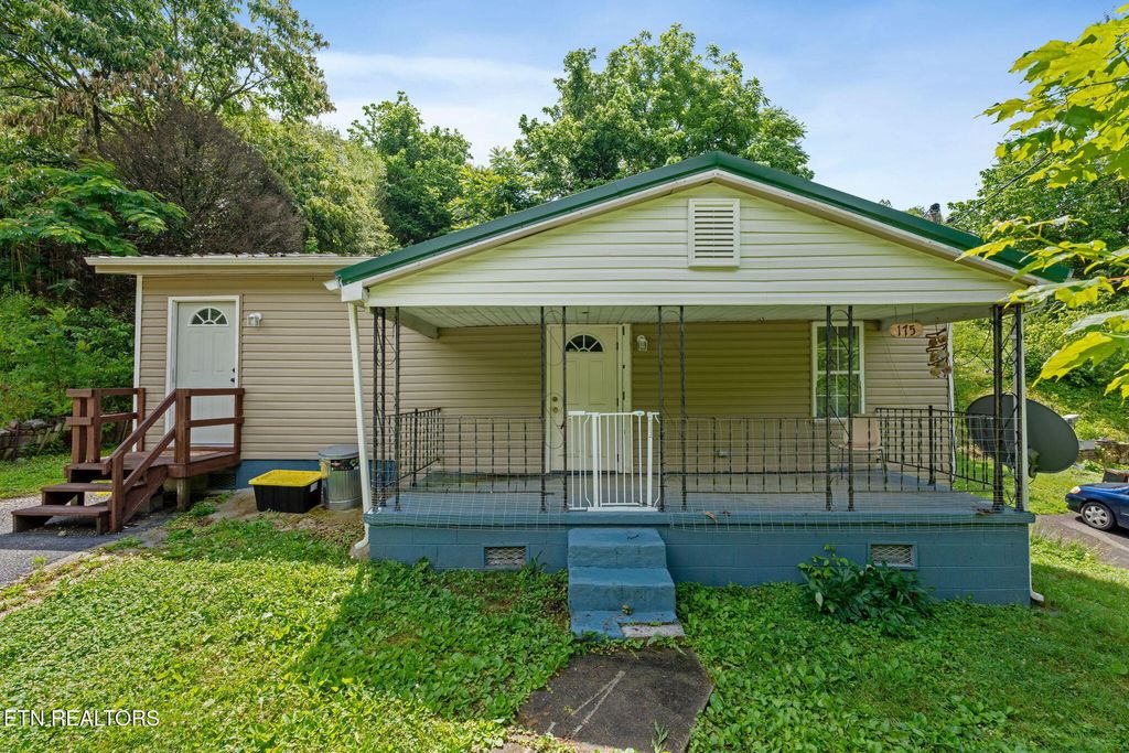 Photo of 175 Andys Ridge Rd, Rocky Top, TN 37769 (MLS # 1303998)