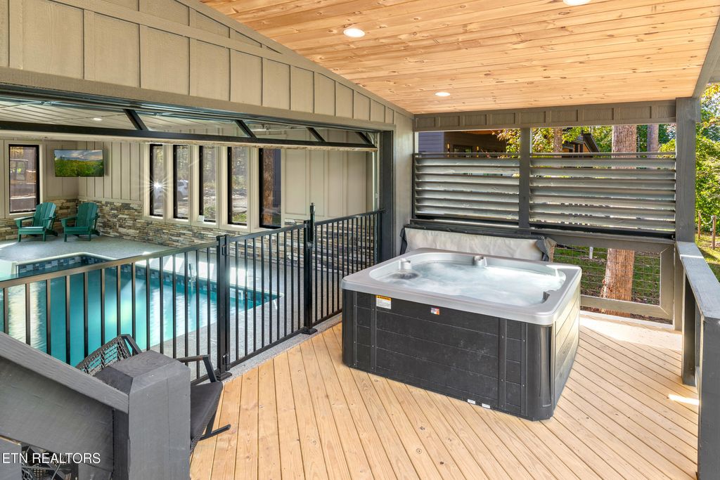 Photo of 4143 Fontaine Way, Gatlinburg, TN 37738 (MLS # 1319691)