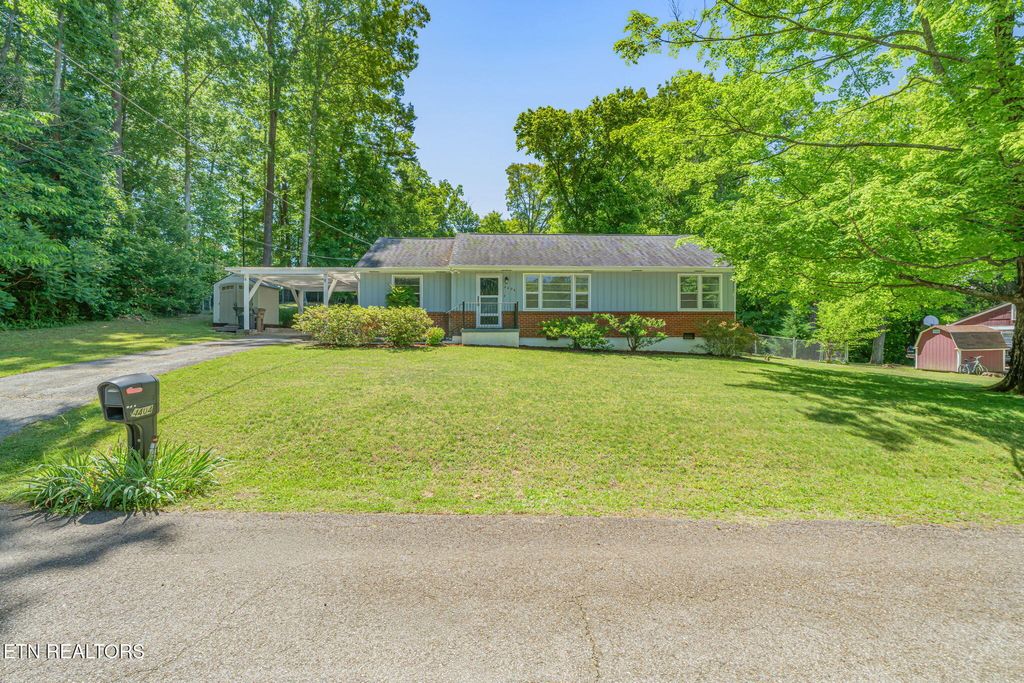 Photo of 4404 NE Eagle Drive, Knoxville, TN 37914 (MLS # 1340907)