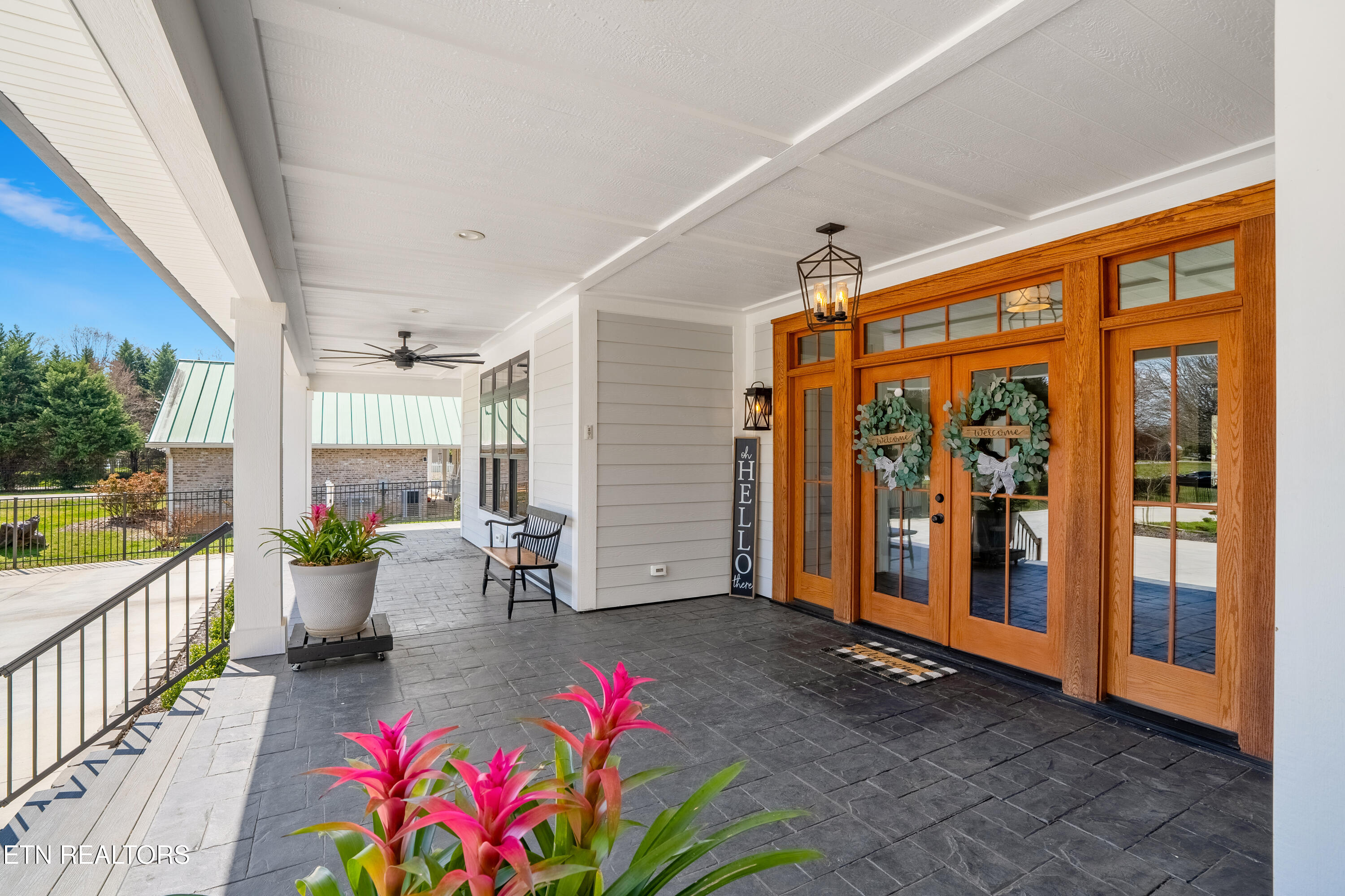 196 Lakeview Cove Drive