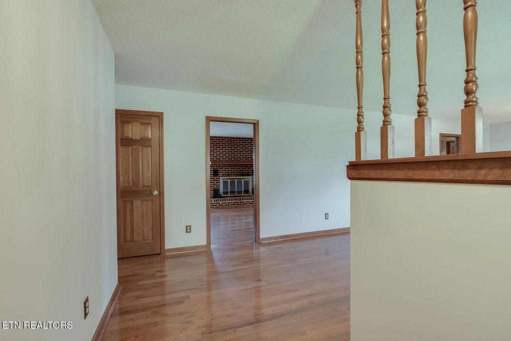 Photo of 702 W 6Th Ave, Lenoir City, TN 37771 (MLS # 1326270)