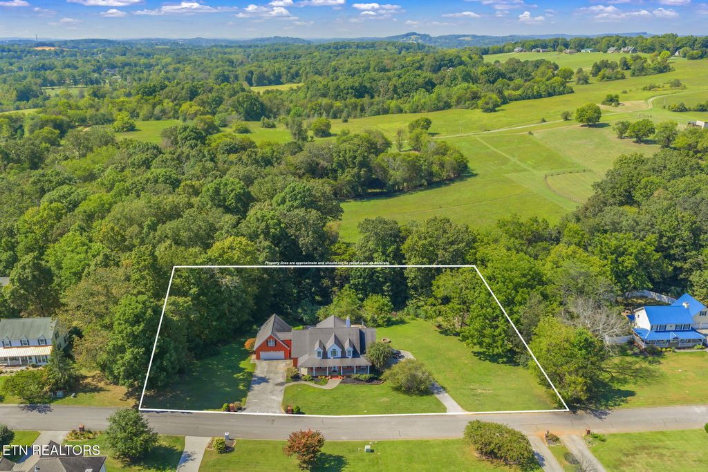 Photo of 3000 Hirst Circle, Lenoir City, TN 37772 (MLS # 1315868)