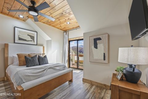 Tiny photo for 2731 Knights Lane, Sevierville, TN 37862 (MLS # 1325900)