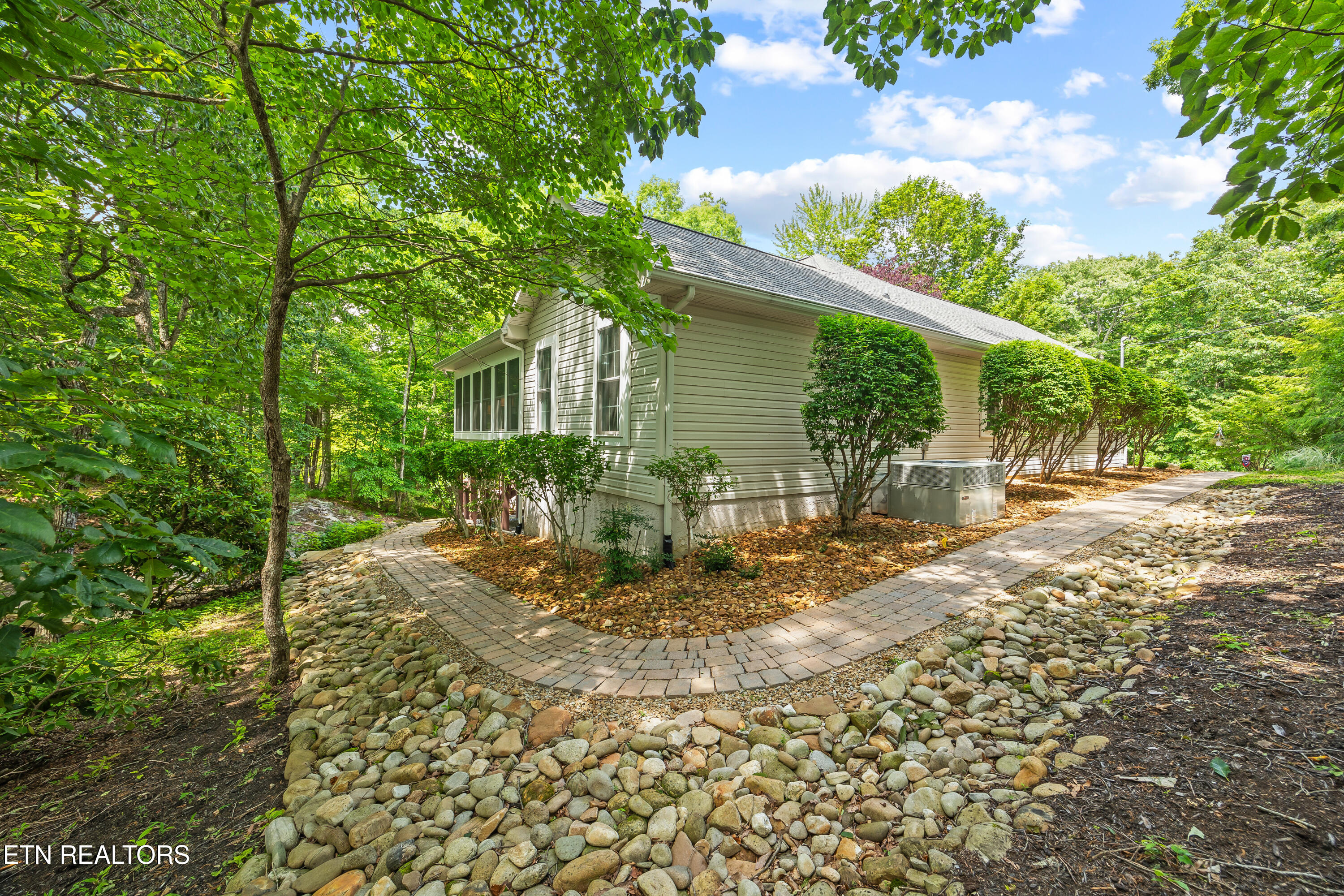 152 Stonewood Drive