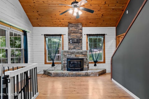 Tiny photo for 598 Hiawassee View Drive, Jacksboro, TN 37757 (MLS # 1355783)