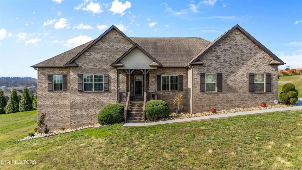 Photo of 2827 Sagegrass Drive, Louisville, TN 37777 (MLS # 1293621)