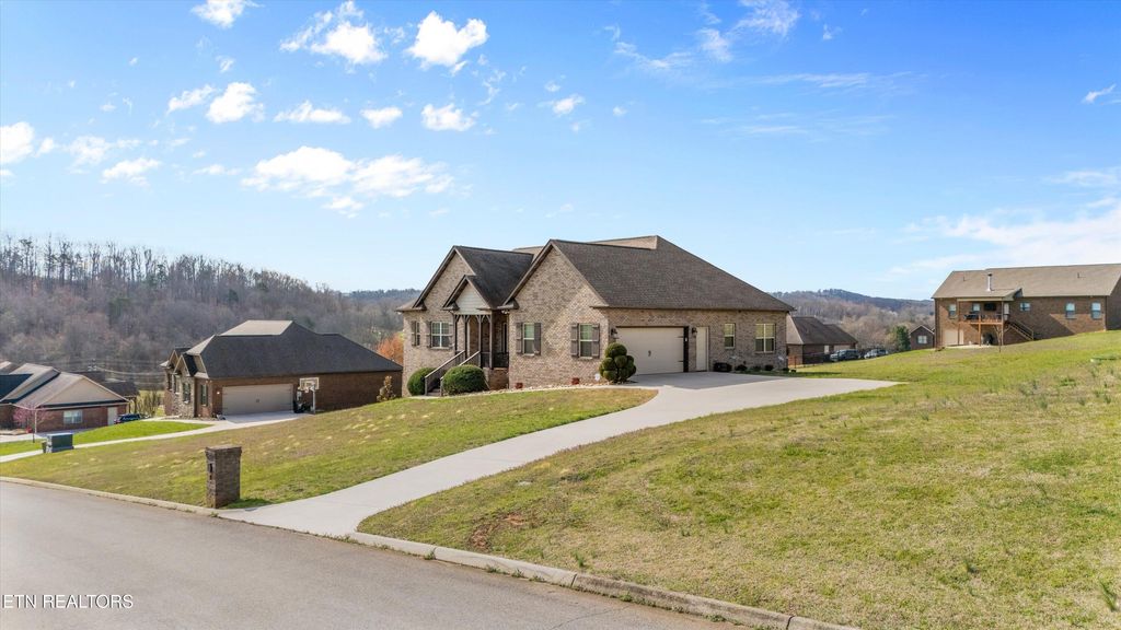 Photo of 2827 Sagegrass Drive, Louisville, TN 37777 (MLS # 1293621)