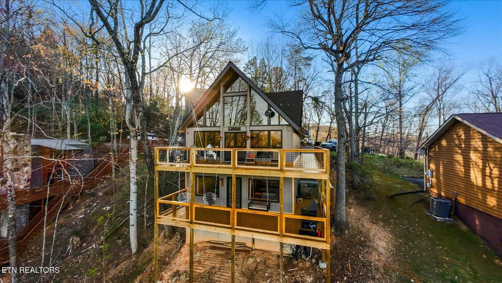 Photo of 1427 Nordic Drive, Gatlinburg, TN 37738 (MLS # 1321760)
