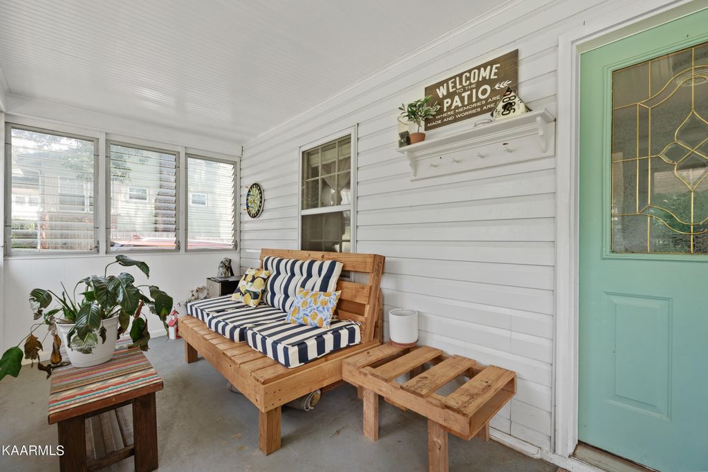 Photo of 1226 Locust St, Alcoa, TN 37701 (MLS # 1236577)