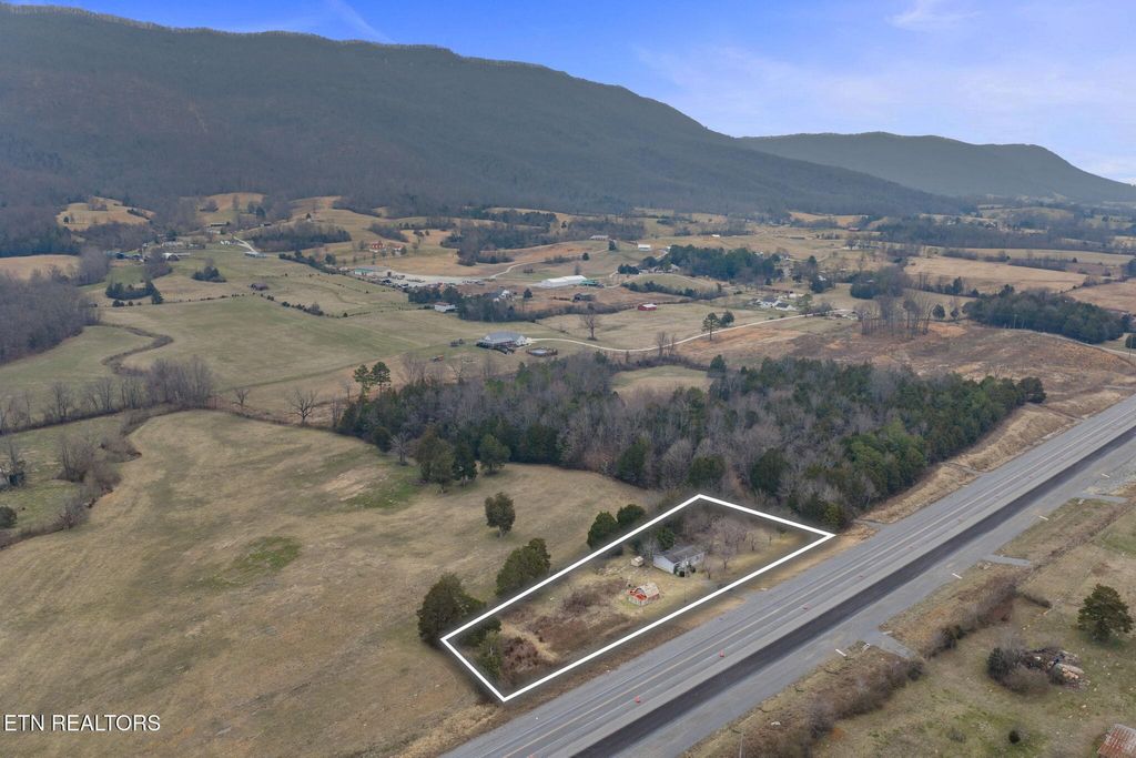Photo of 6555 General Carl W Stiner Hwy, LaFollette, TN 37766 (MLS # 1330764)