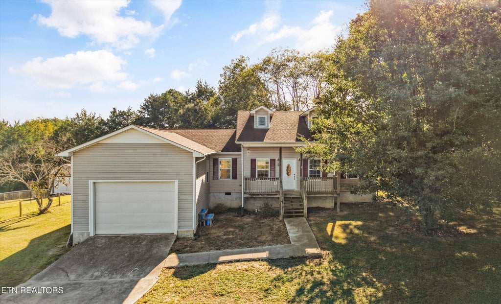 Photo of 135 Lees Chapel Rd, Sweetwater, TN 37874 (MLS # 1357193)