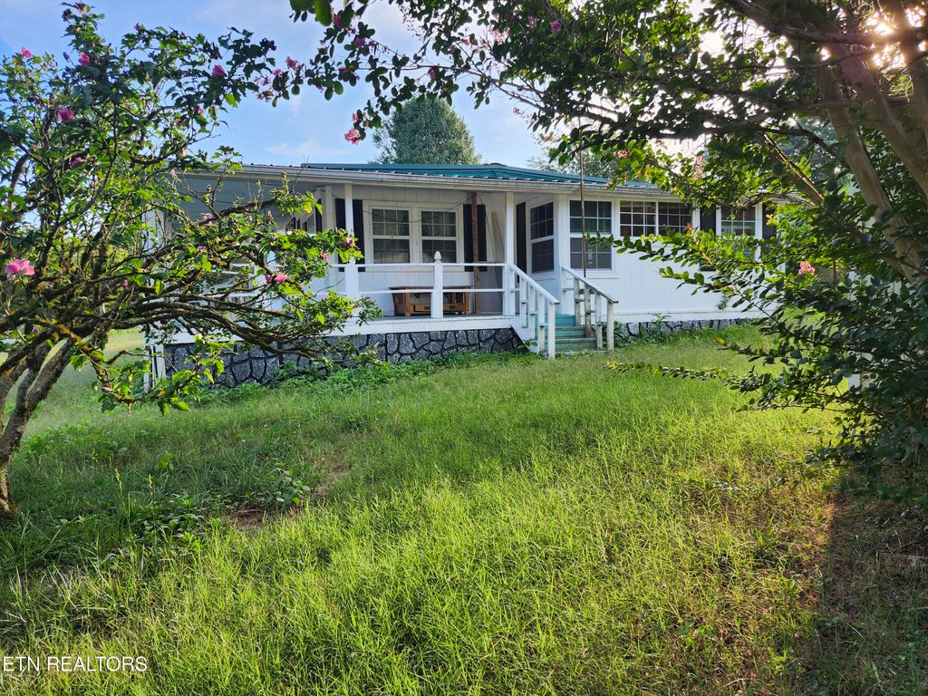 Photo of 1728 Sulphur Springs Rd, Clinton, TN 37716 (MLS # 1312011)