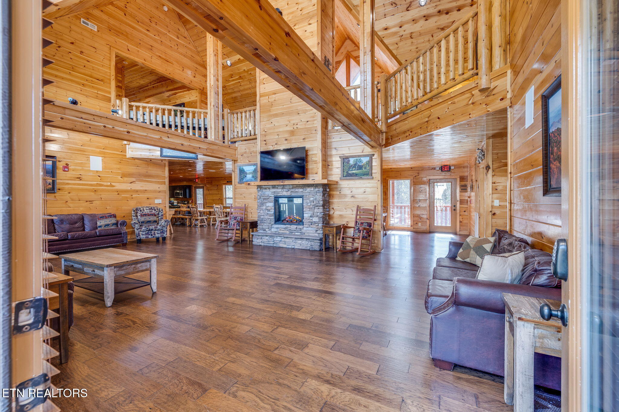 1934 Bear Creek Falls Way