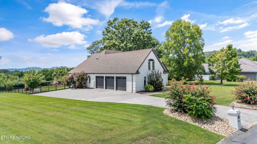 Photo of 339 Riverdale Drive, Sevierville, TN 37862 (MLS # 1331642)