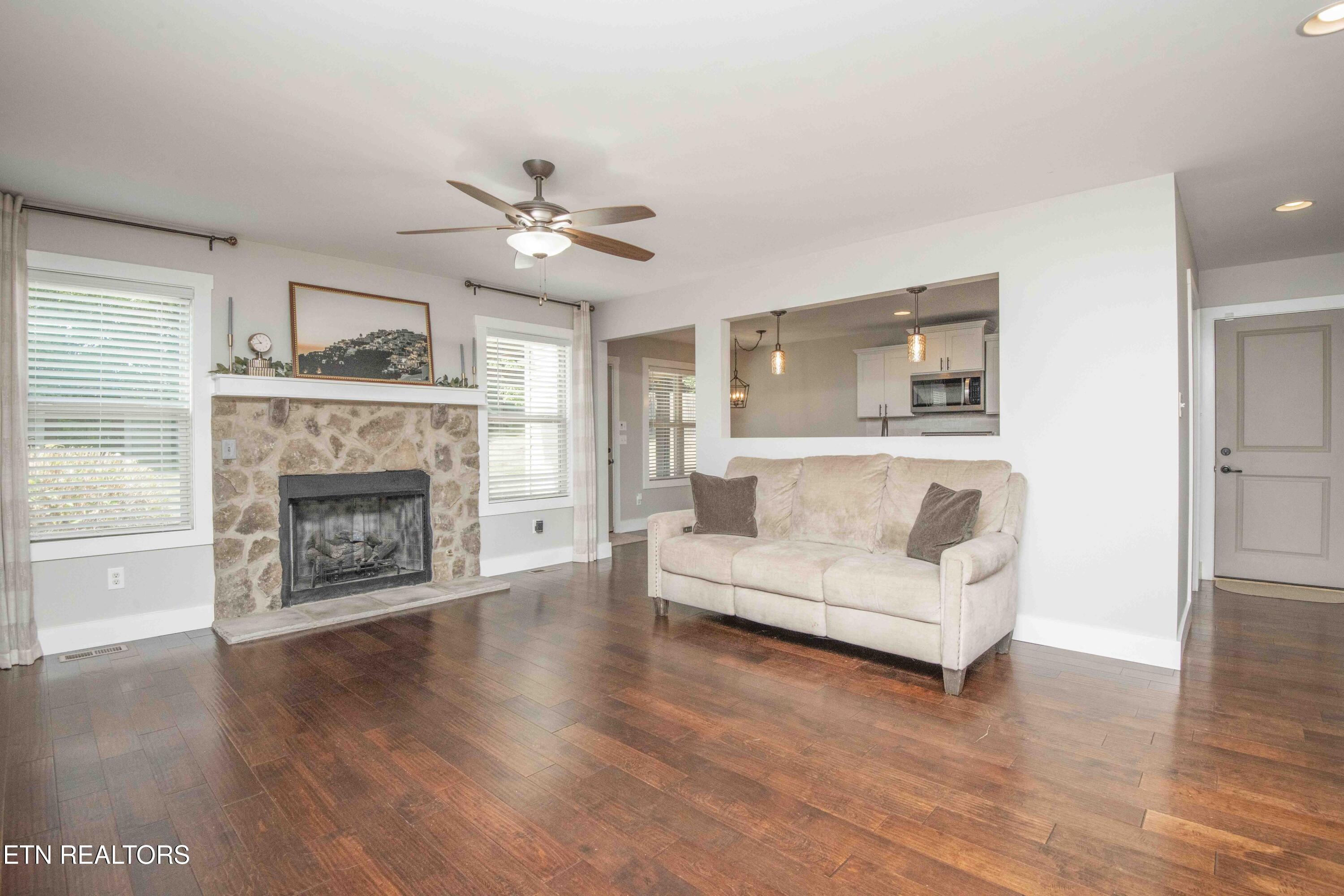 1312 Fox Ridge Drive