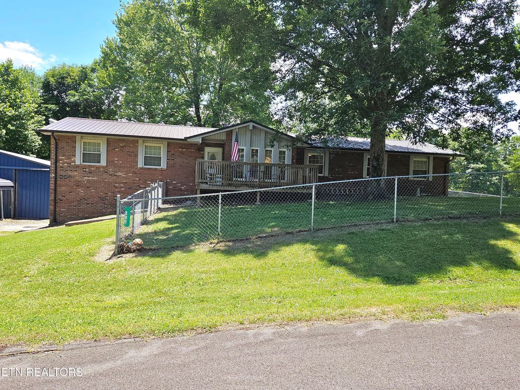 Photo of 200 Sweet Lane, Clinton, TN 37716 (MLS # 1340256)
