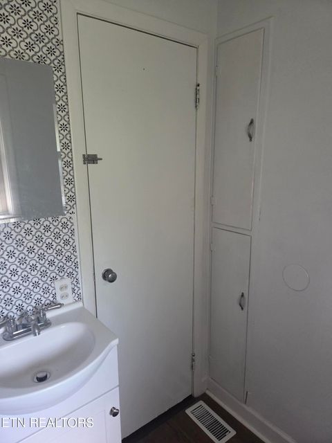 Tiny photo for 520 Upper Broad St, Newport, TN 37821 (MLS # 1319137)