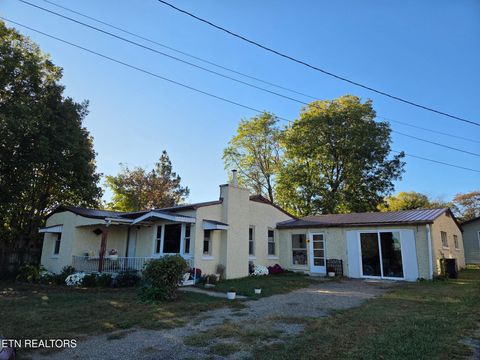 Photo of 520 Upper Broad St, Newport, TN 37821 (MLS # 1319137)