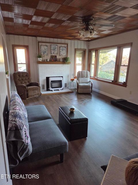 Tiny photo for 520 Upper Broad St, Newport, TN 37821 (MLS # 1319137)