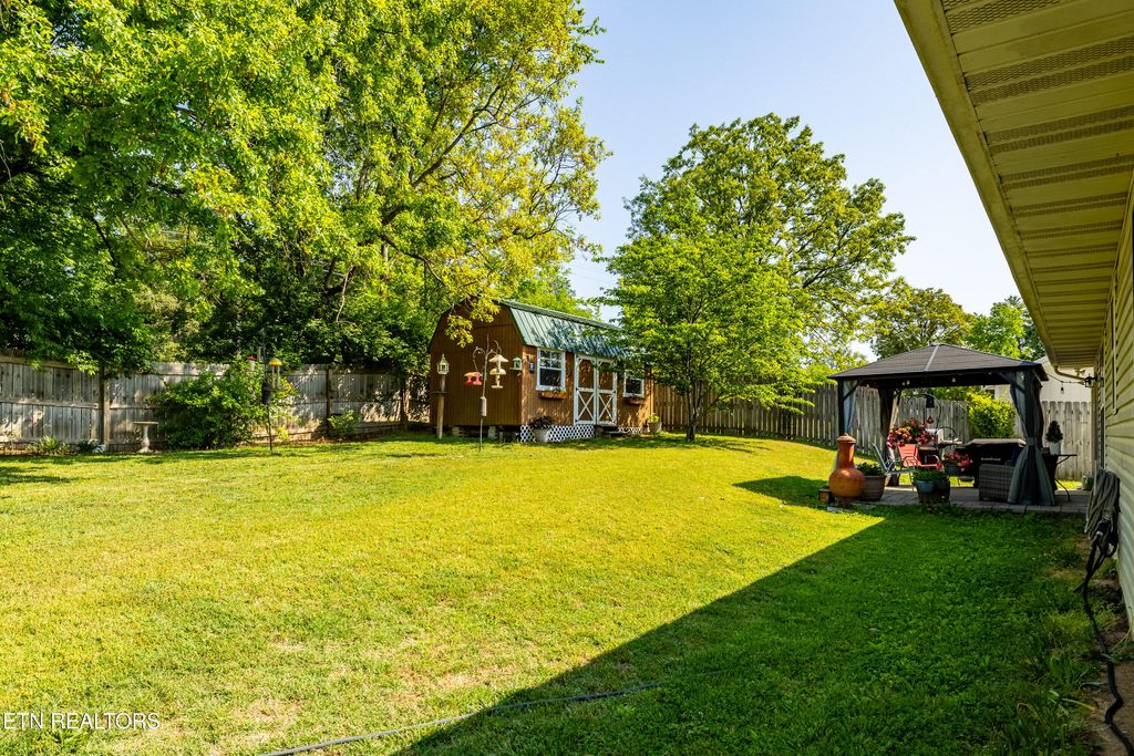 Photo of 2122 Autumn Oak Circle, Maryville, TN 37801 (MLS # 1338579)