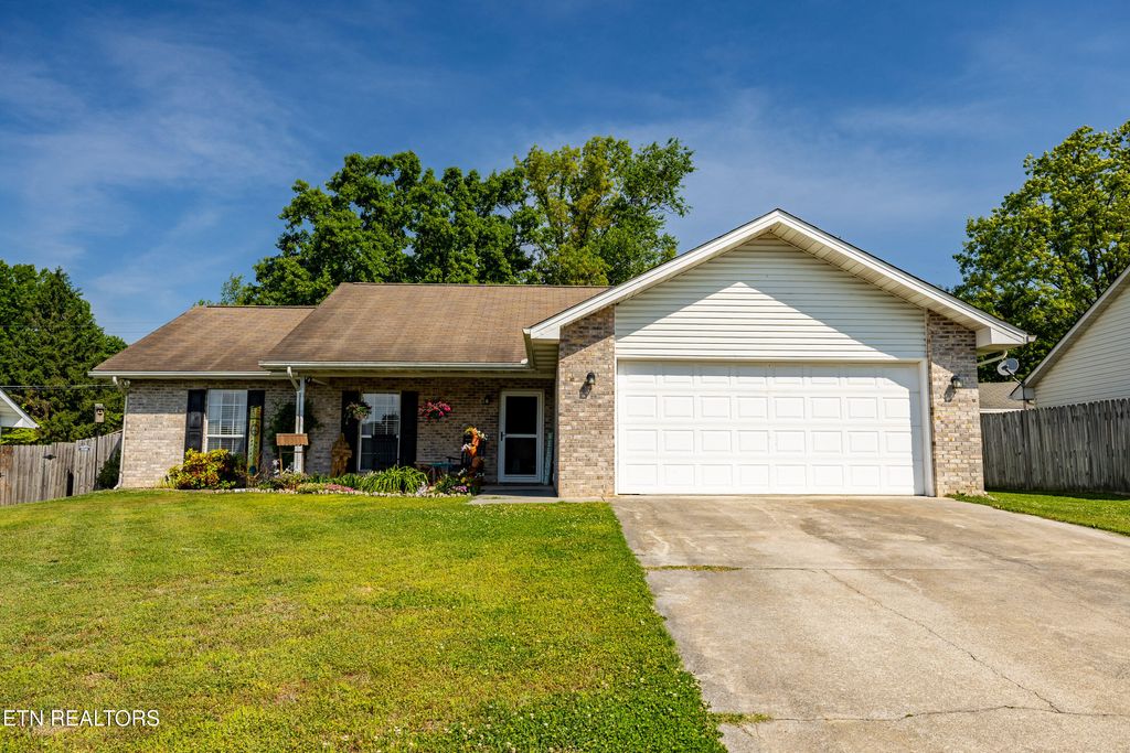 Photo of 2122 Autumn Oak Circle, Maryville, TN 37801 (MLS # 1338579)