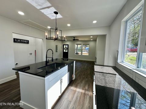 Tiny photo for 1237 Iredell Ave, Knoxville, TN 37921 (MLS # 1333414)