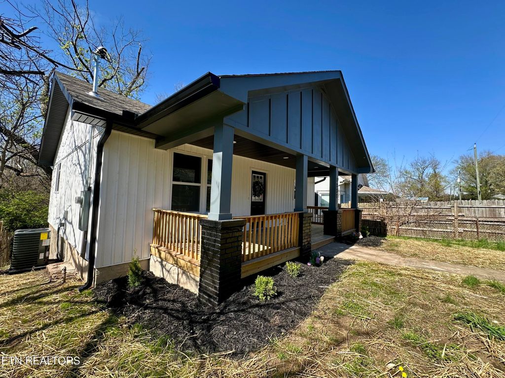 Photo of 1237 Iredell Ave, Knoxville, TN 37921 (MLS # 1333414)