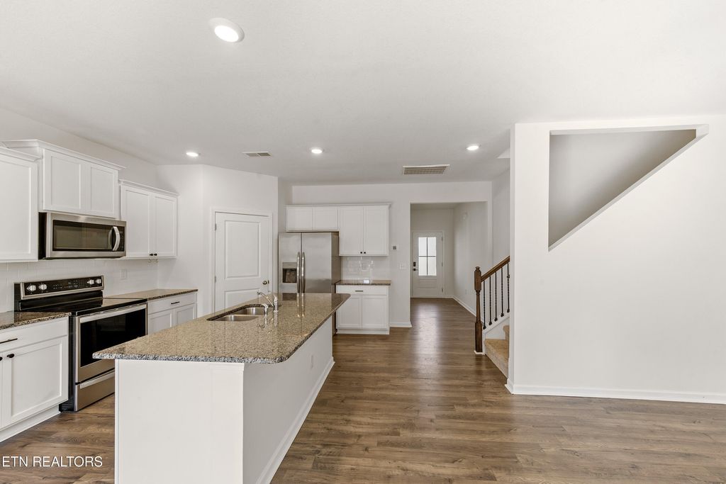 Photo of 557 Cliff Street St, Morristown, TN 37814 (MLS # 1323725)