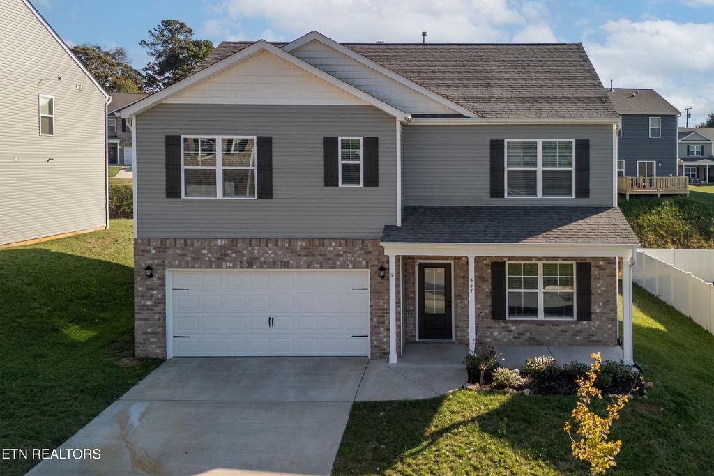 Photo of 557 Cliff Street St, Morristown, TN 37814 (MLS # 1323725)