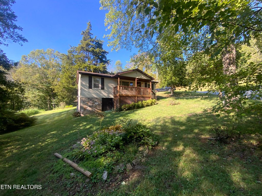 Photo of 139 Stephens Rd, Rocky Top, TN 37769 (MLS # 1316956)