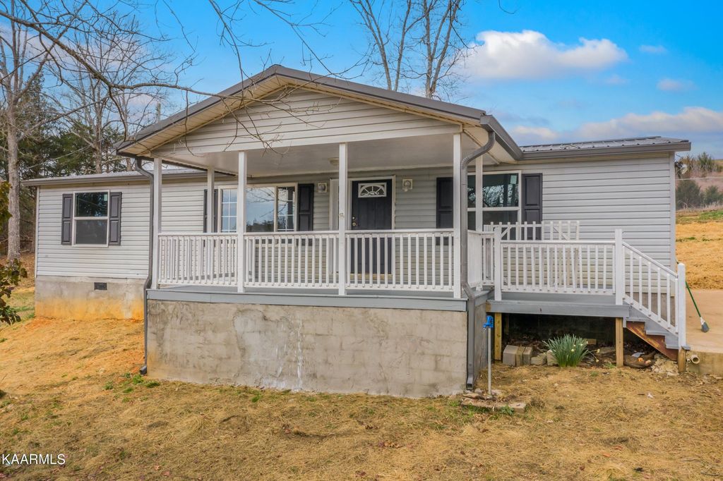 Photo of 205 Cinniamon Lane, Tazewell, TN 37879 (MLS # 1220442)