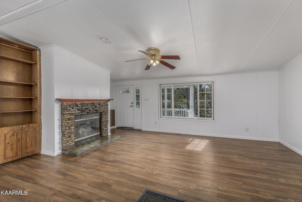 Photo of 205 Cinniamon Lane, Tazewell, TN 37879 (MLS # 1220442)