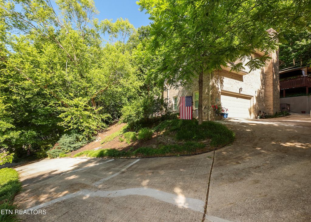 Photo of 136 Baypath Drive, Oak Ridge, TN 37830 (MLS # 1341020)