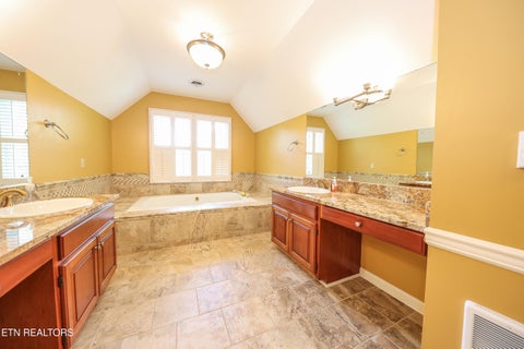 Tiny photo for 136 Baypath Drive, Oak Ridge, TN 37830 (MLS # 1341020)