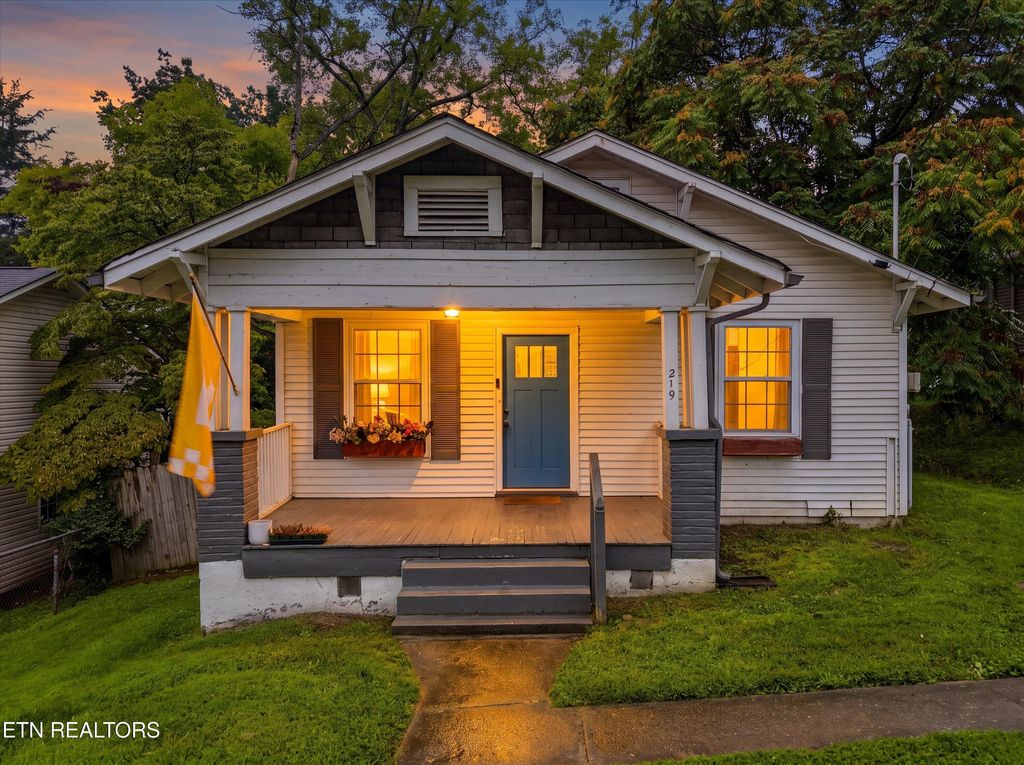 Photo of 219 N Park St, Knoxville, TN 37914 (MLS # 1349218)