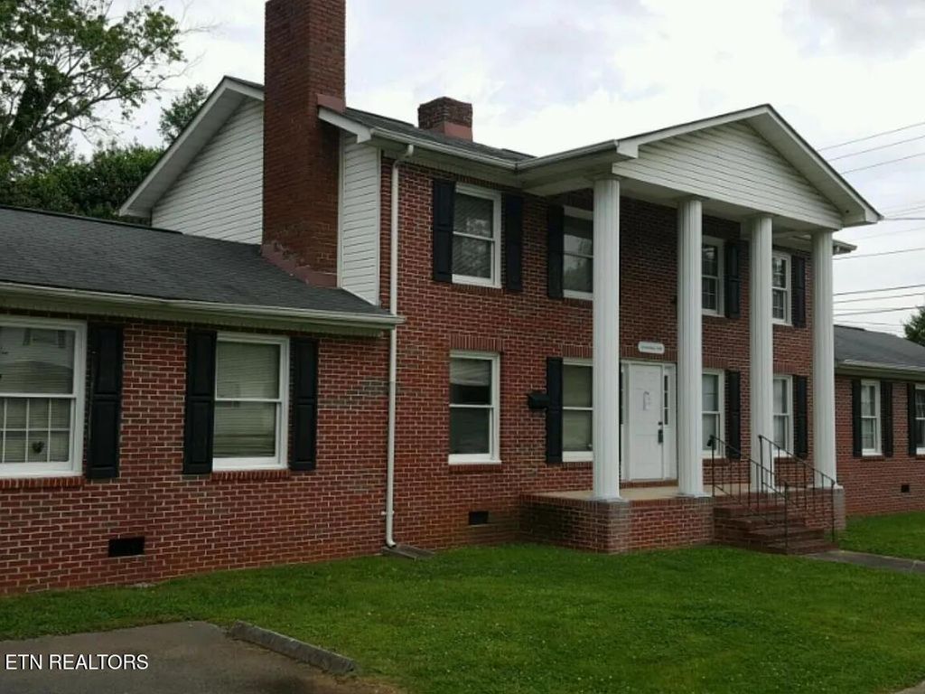 Photo of 240 W West Tennessee Ave, Oak Ridge, TN 37830 (MLS # 1324259)