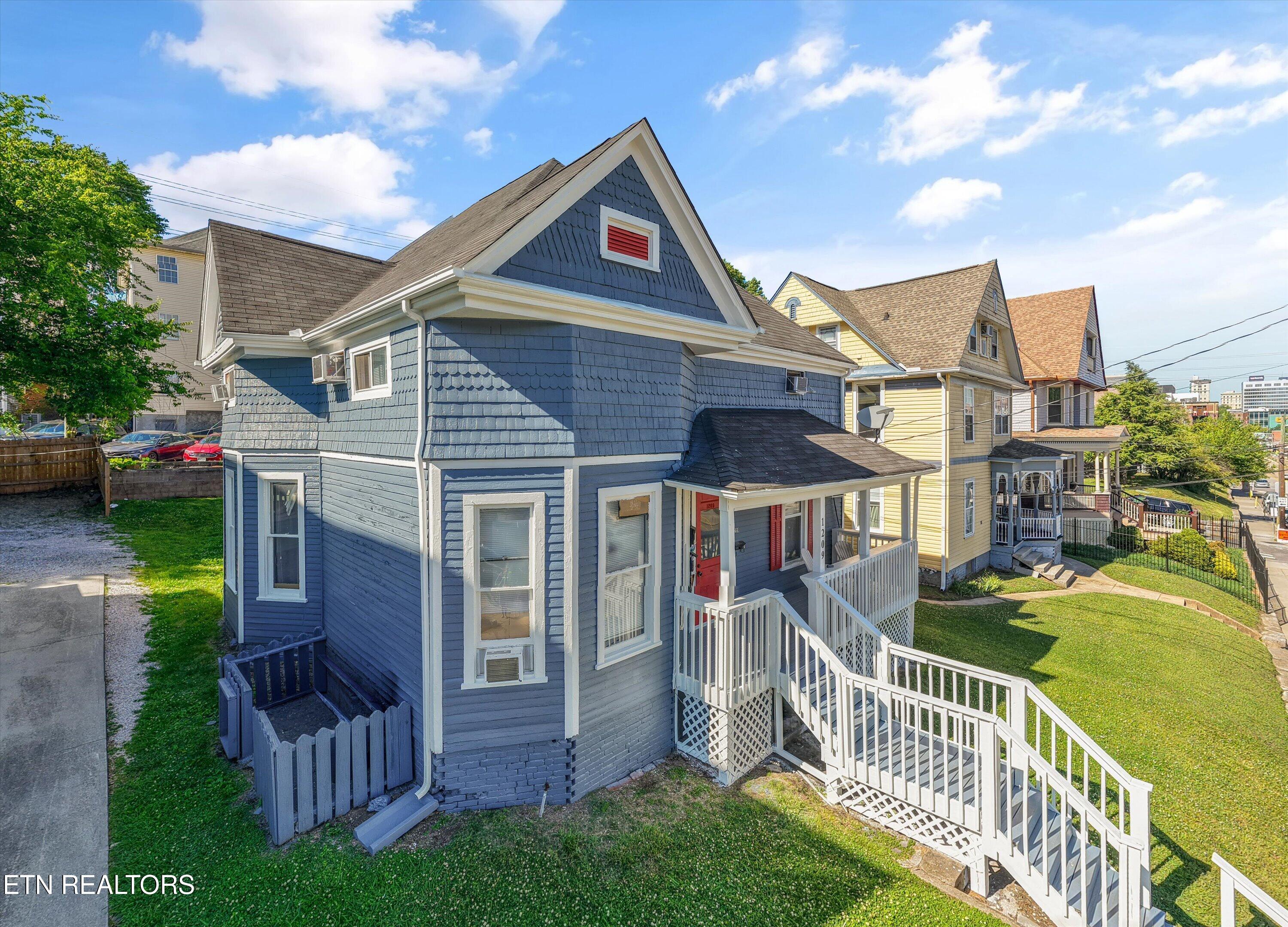 1209 W Clinch Ave