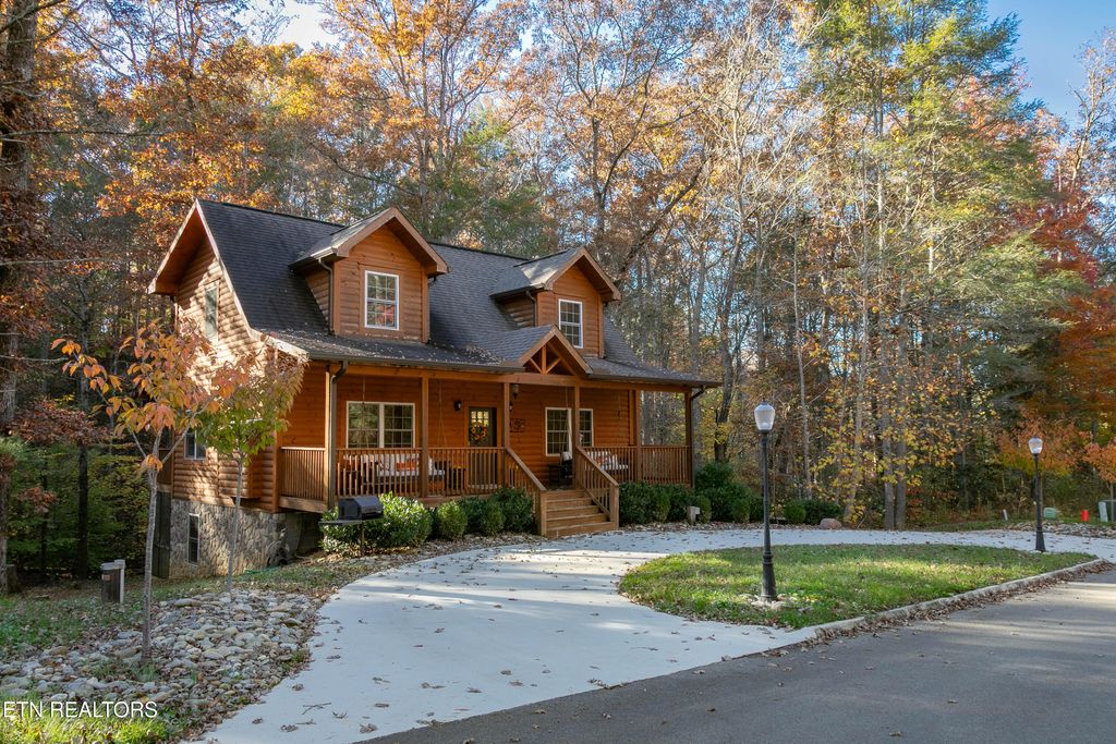 Photo of 3514 Trillium Cove Lane, Sevierville, TN 37862 (MLS # 1321393)