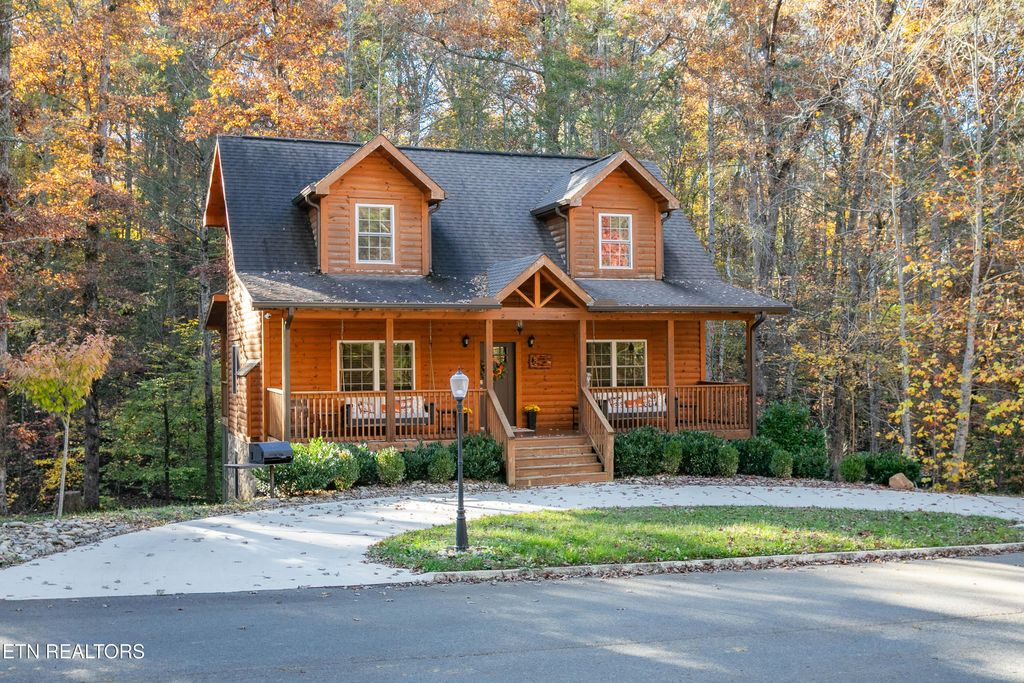 Photo of 3514 Trillium Cove Lane, Sevierville, TN 37862 (MLS # 1321393)