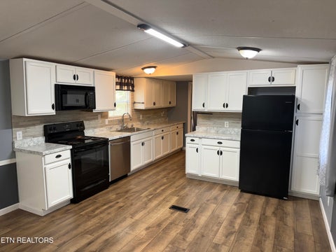 Tiny photo for 627 Clinch Ave, Clinton, TN 37716 (MLS # 1359656)
