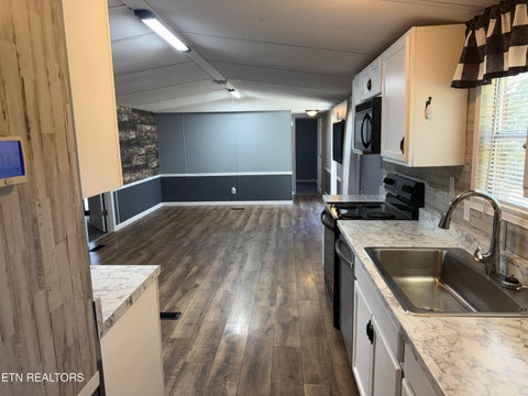 Tiny photo for 627 Clinch Ave, Clinton, TN 37716 (MLS # 1359656)