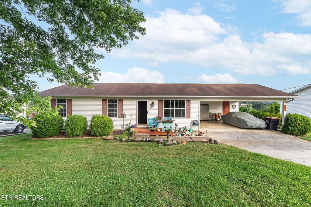 Photo of 3911 Big Springs Ridge Rd, Friendsville, TN 37737 (MLS # 1267171)