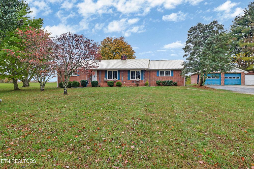 Photo of 1036 Pigeon Ridge Rd, Crossville, TN 38555 (MLS # 1320371)